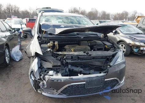 2017 Chrysler Pacifica Touring-L from USA, damaged, VIN 2C4RC1BG1HR571965